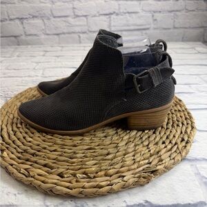 Dolce Vita Dark Gray Suede Ankle Booties with Buckle Detail. Size 9.